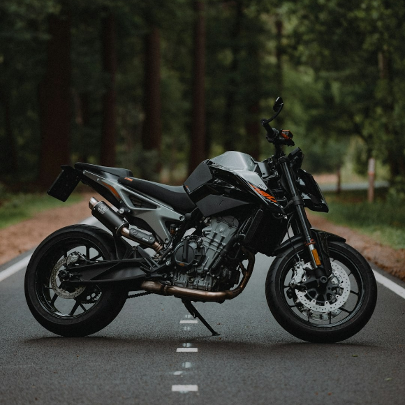 RavX bike accessories and helmet lifestyle image